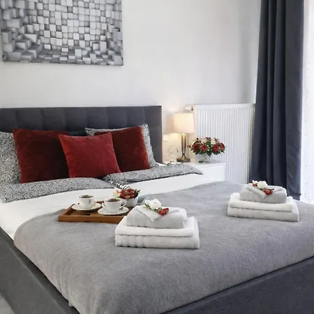 Apartment Good Time Boznicza 1 & Male Garbary 8 - Centrum Poznania, 2 Min Od Starego Rynku Poznan