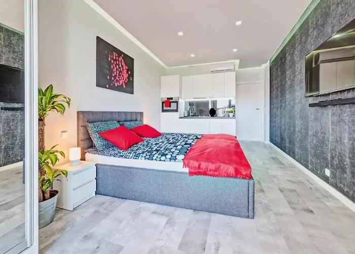 Good Time Boznicza 1 & Male Garbary 8 - Centrum Poznania, 2 Min Od Starego Rynku Apartment Poznan