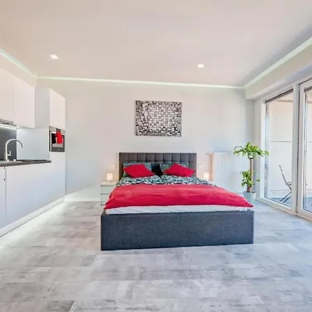 Διαμέρισμα Good Time Boznicza 1 & Male Garbary 8 - Centrum Poznania, 2 Min Od Starego Rynku