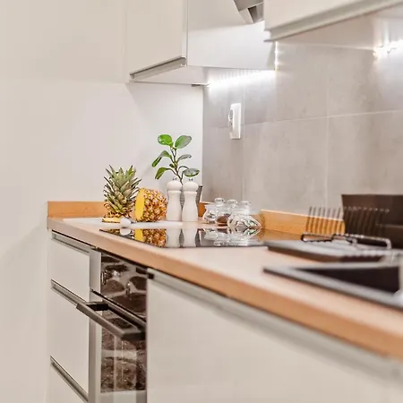 Appartement Good Time Boznicza 1 & Male Garbary 8 - Centrum Poznania, 2 Min Od Starego Rynku